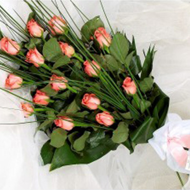 Bouquet of 15 light pink long stem roses