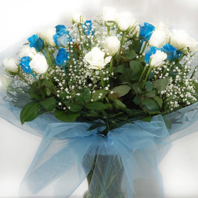 Unique bouquet of 30 white and blue roses